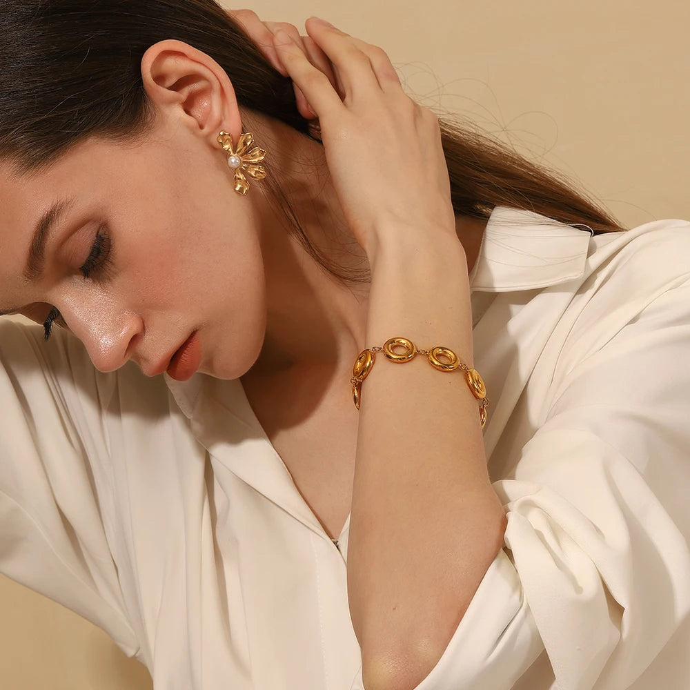 Vera Circle Bracelet