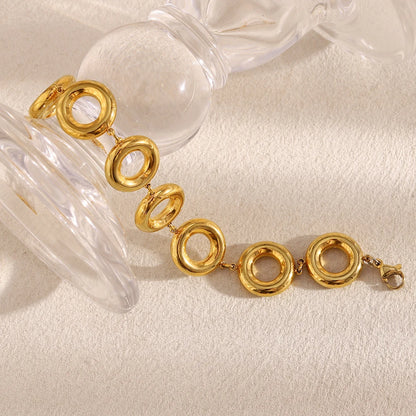 Vera Circle Bracelet