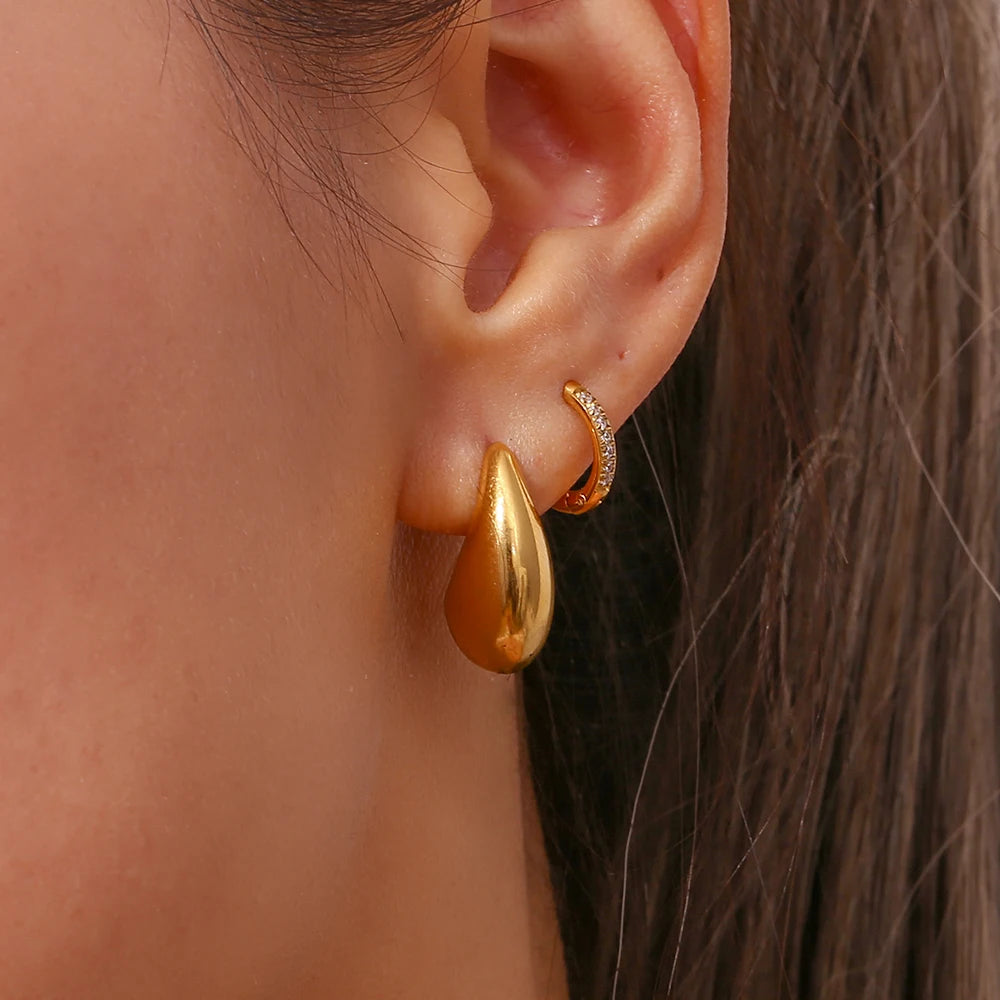 Lumen Curve Studs