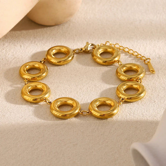 Vera Circle Bracelet
