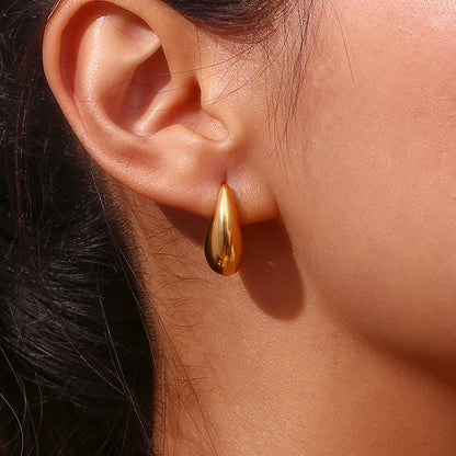 Lumen Curve Studs