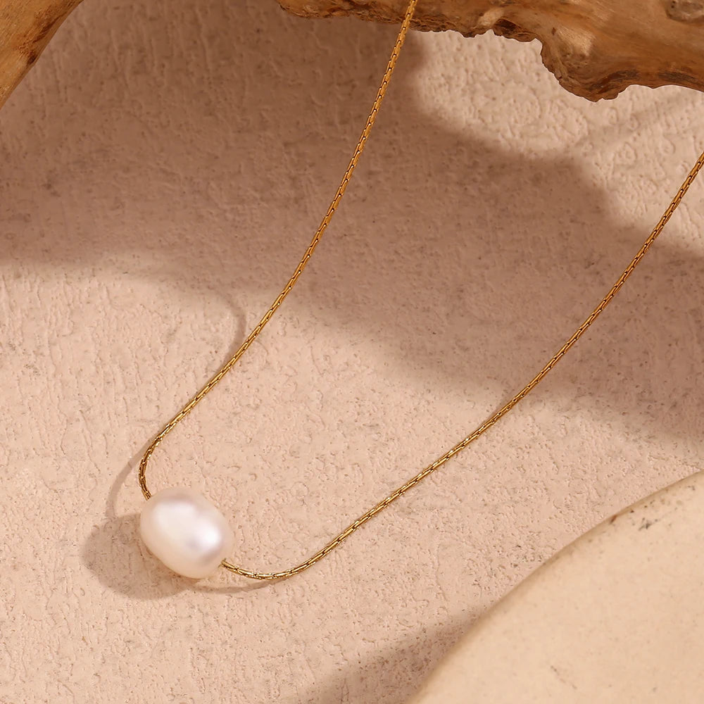 Dewline Necklace